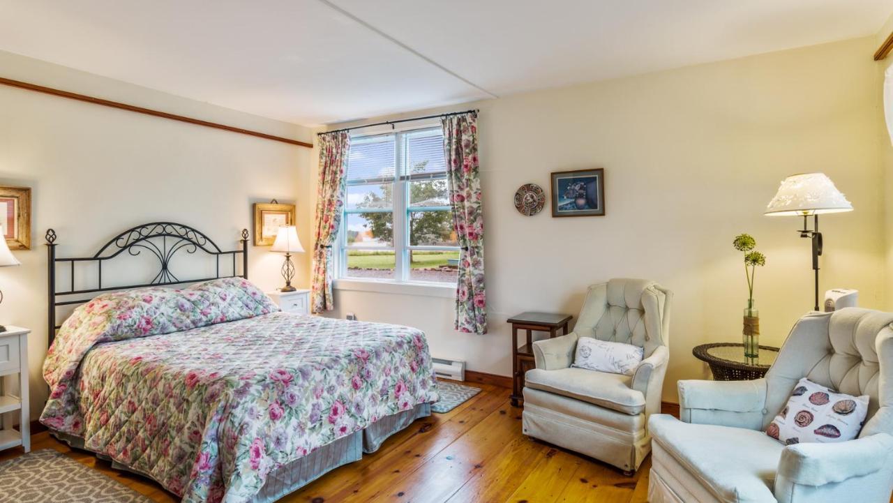 Bayview Pines Country Inn B&B Махон Бэй Экстерьер фото