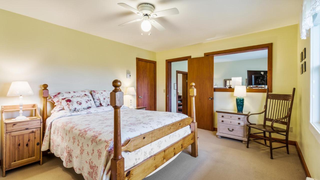 Bayview Pines Country Inn B&B Махон Бэй Экстерьер фото