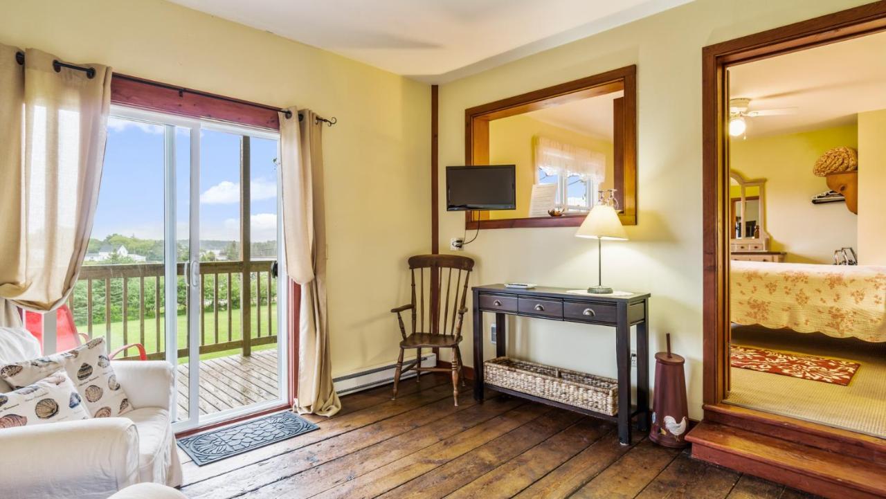 Bayview Pines Country Inn B&B Махон Бэй Экстерьер фото